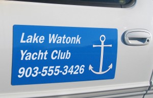 Vinyl letters on magnetic flexible sheeting is an effective magnetic sign